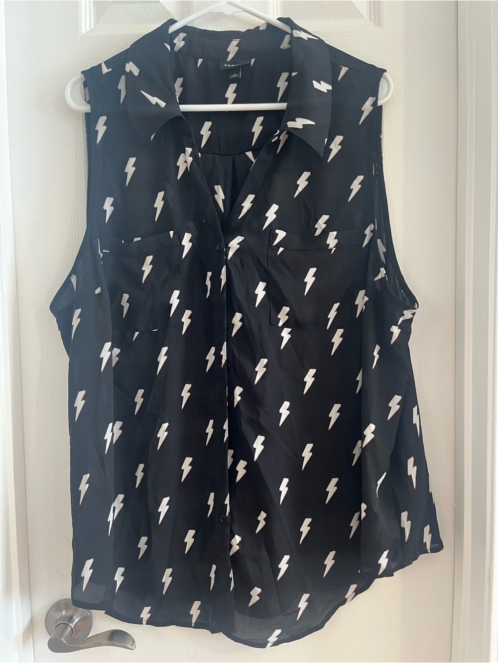 torrid Black Sleeveless Button-Down Top with White Lightning Print